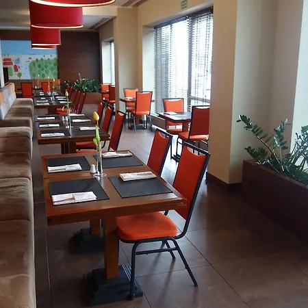 Desilva Katowice Airport Hotel 3*