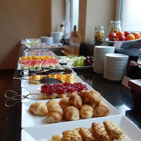 Desilva Katowice Airport Hotel 3*