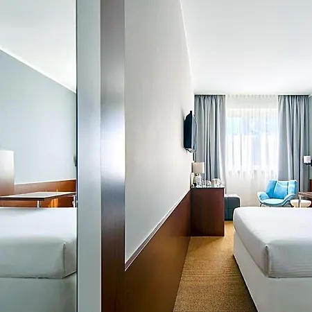 Hotel Desilva Katowice Airport 3*