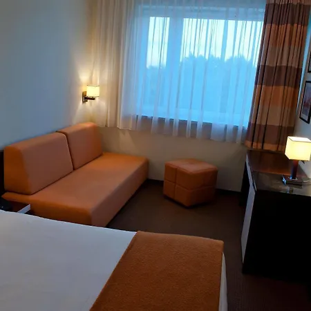Desilva Katowice Airport Szálloda