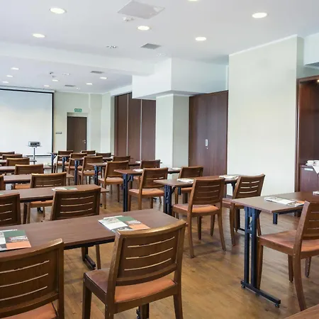 Desilva Katowice Airport Hotel 3*