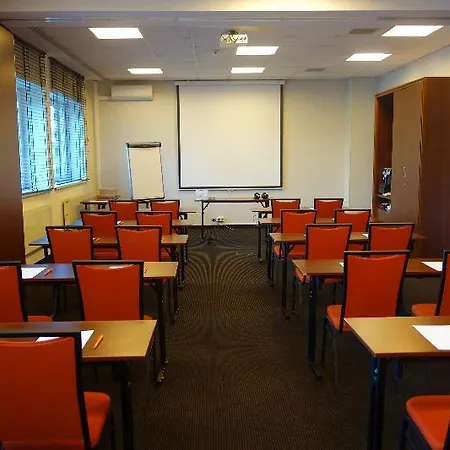 Desilva Katowice Airport Hotel 3*