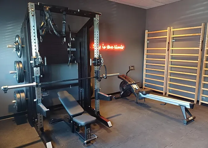 Desilva Katowice Airport فندق