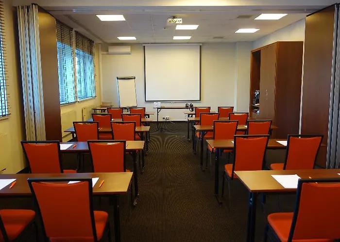 Desilva Katowice Airport Hotel 3*